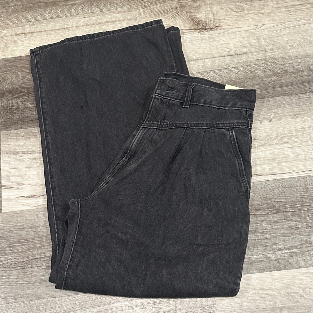 Levis - Picture 5 of 5
